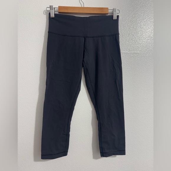 lululemon athletica Pants - Lululemon Wonder Under Crop Leggings Black – Size 4 workout yoga running casual
